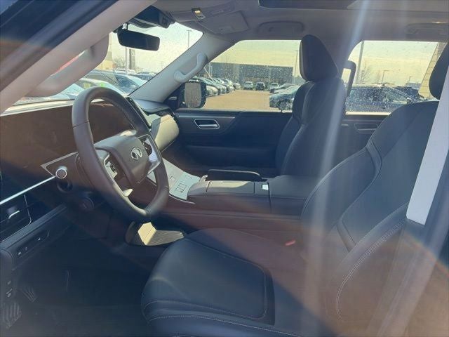 2025 INFINITI QX80 PURE